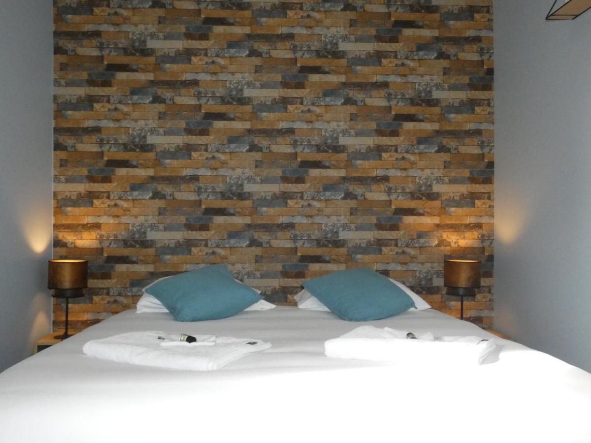 Hotel Restaurant Le Clos De L 'Ancien Pressoir Commes Екстериор снимка